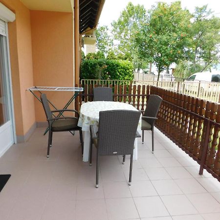 Apartamento Balatonpart-Lak Balatonfenyves Exterior foto