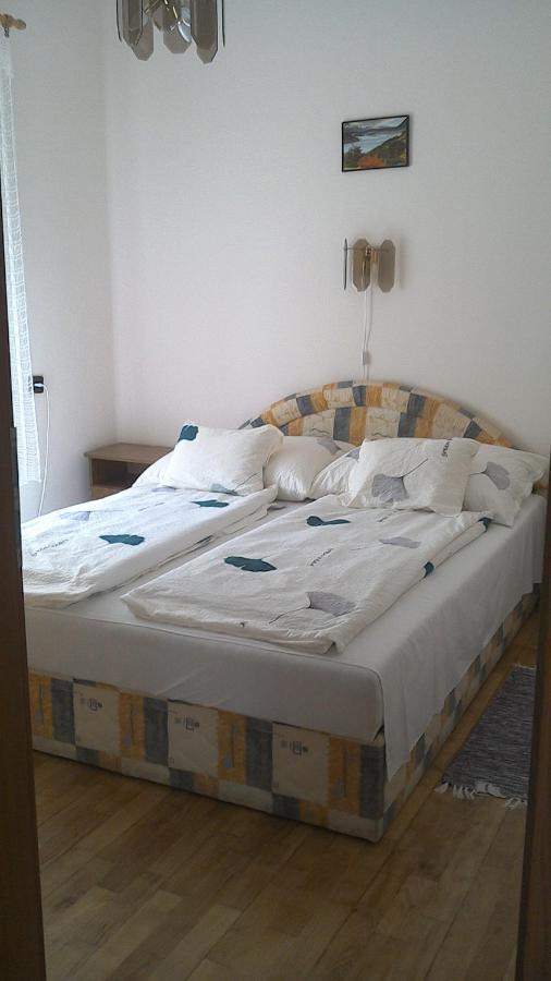 Apartamento Balatonpart-Lak Balatonfenyves Exterior foto